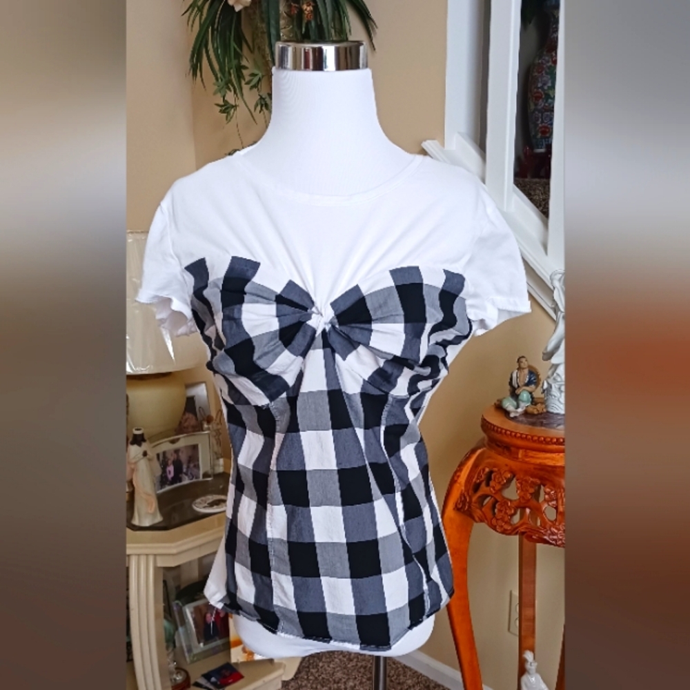 NY&Co. Black/ White checkered top. L EUC